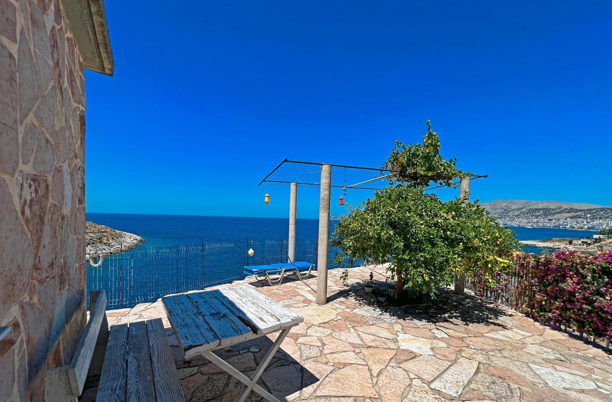 Prive Hill Saranda Villa Bagian luar foto