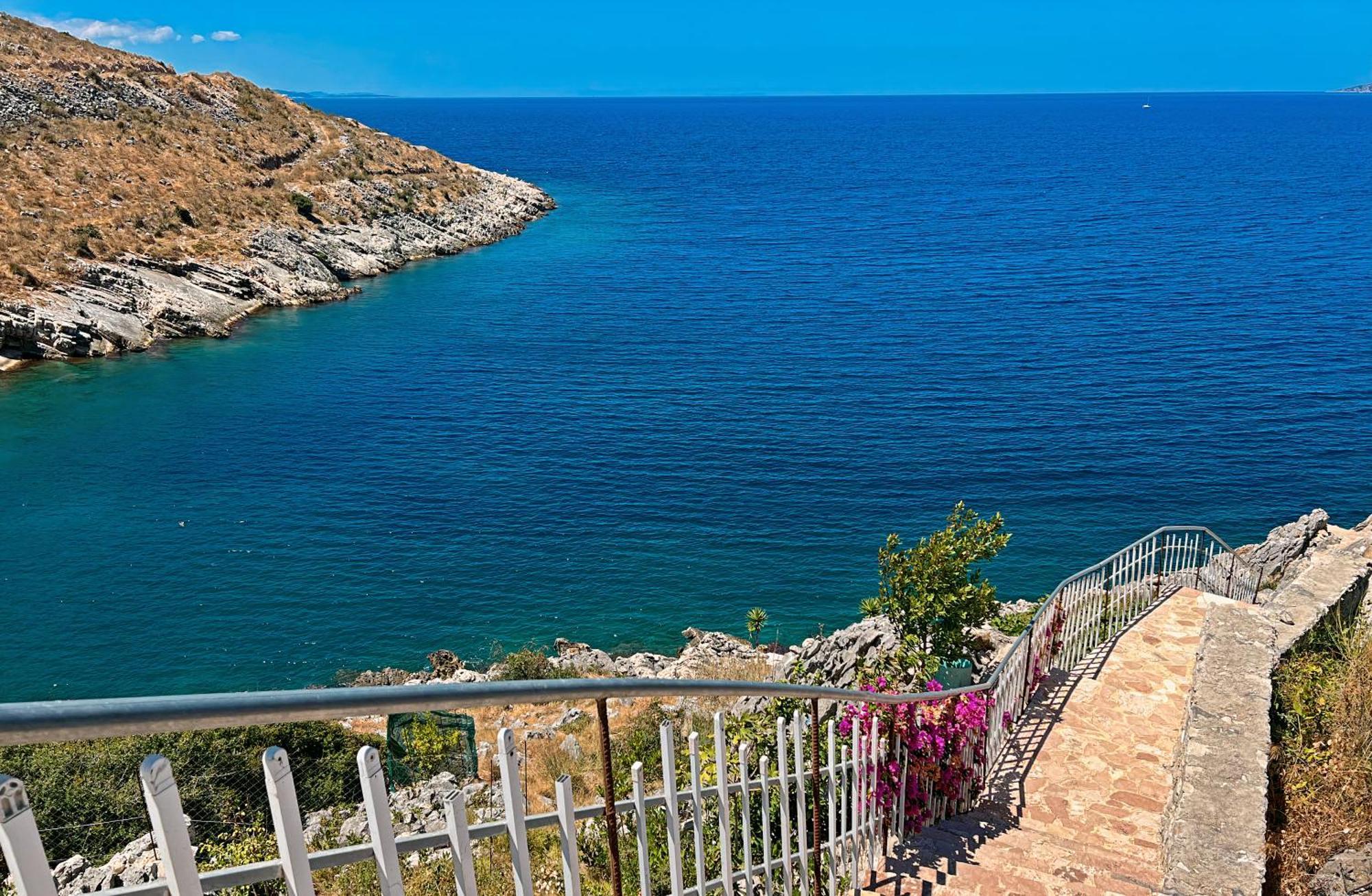 Prive Hill Saranda Villa Bagian luar foto