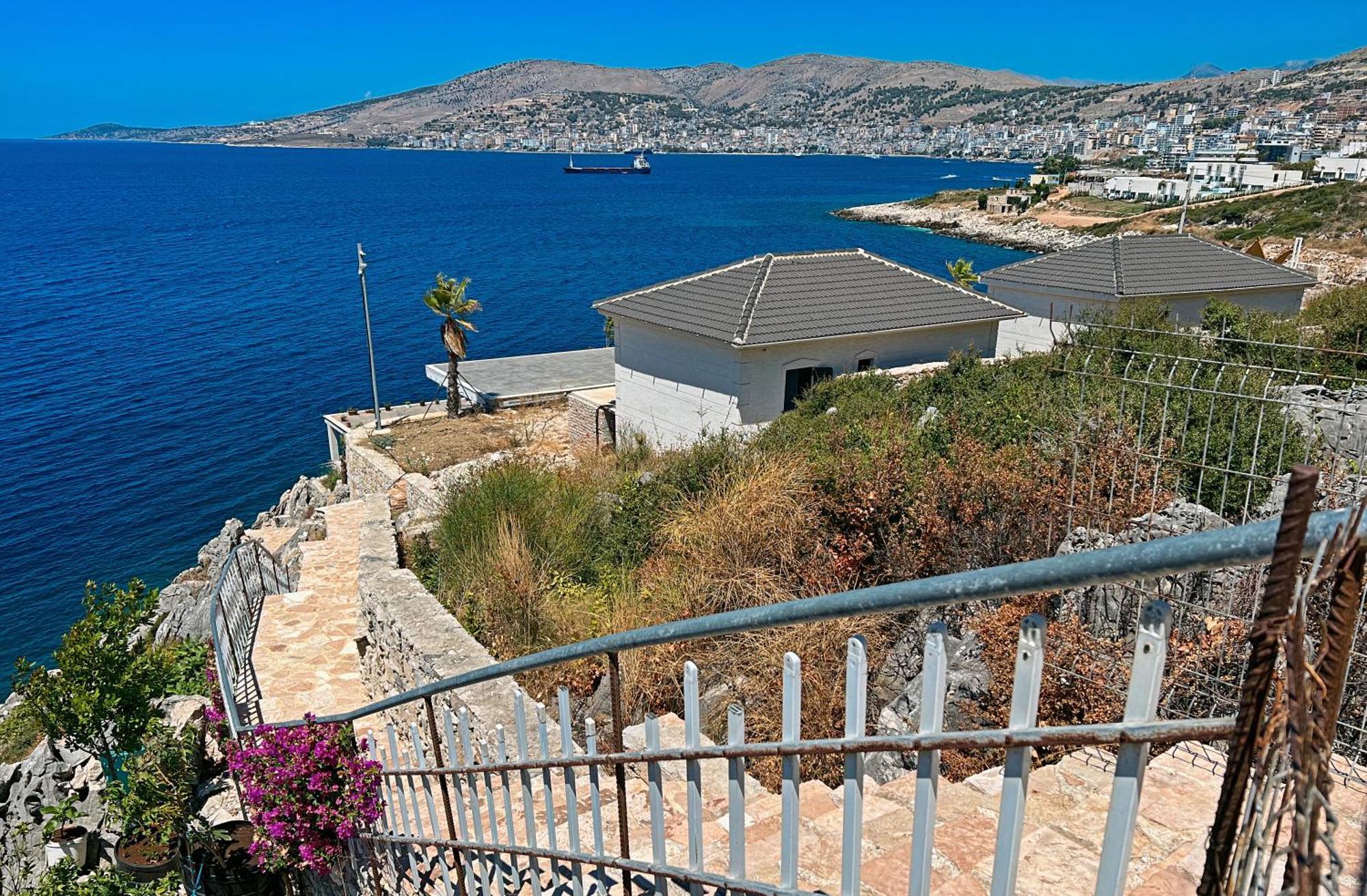 Prive Hill Saranda Villa Bagian luar foto